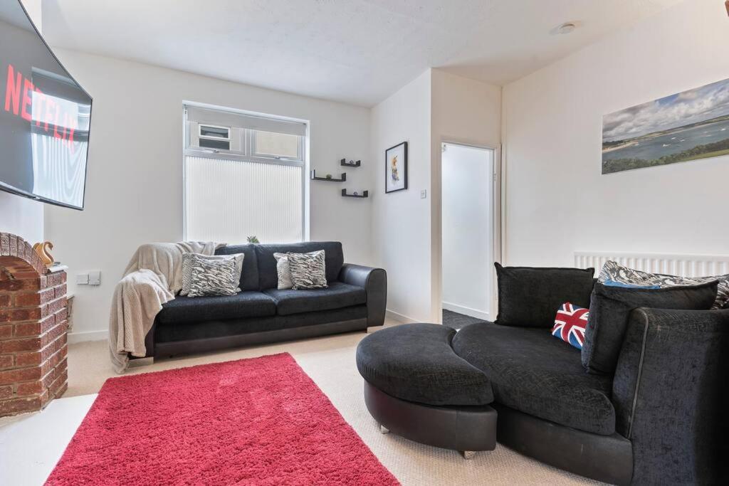 Elton House - Prime Location - Free Parking, Fast Wifi And Smart Tv By Yoko Property 雷德卡 外观 照片